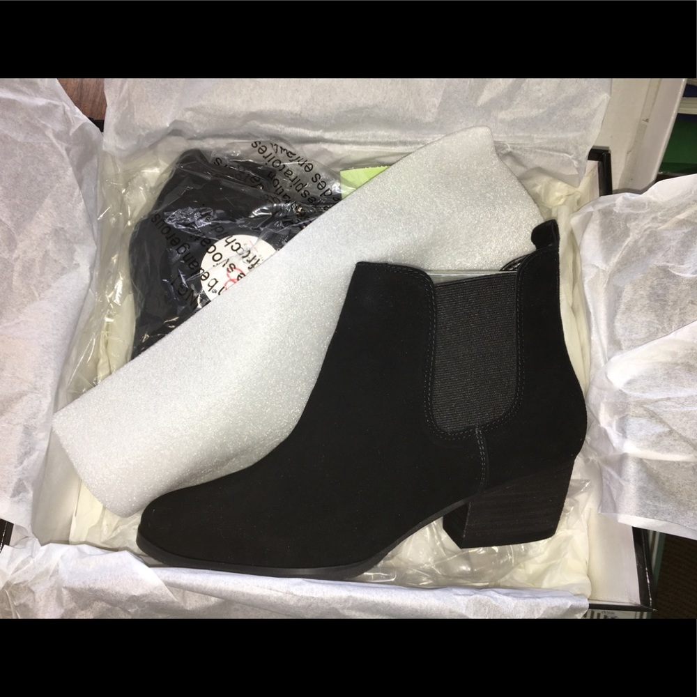 Blondo “Inari” (P0#10208) waterproof boots
